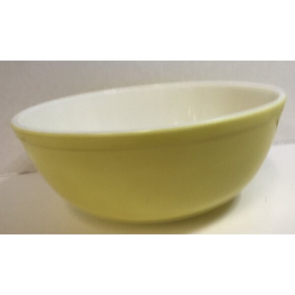 Pyrex 4Qt  Yellow Nesting Mixing Bowl #404 Vintage Clean - Picture 4 of 9